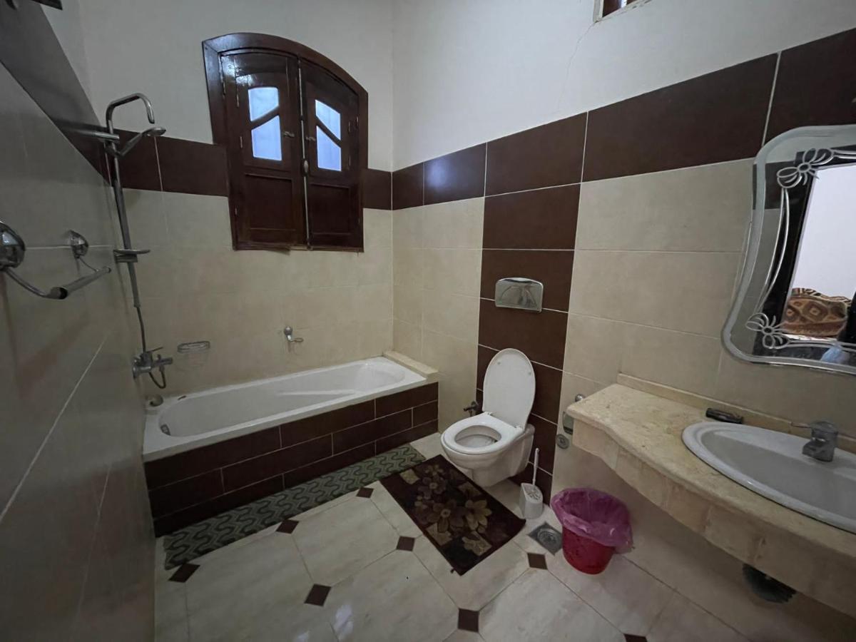 Bob Marley Bed & Breakfast & Restaurant Luksor Dış mekan fotoğraf